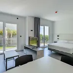 Onzamar Aparthotel